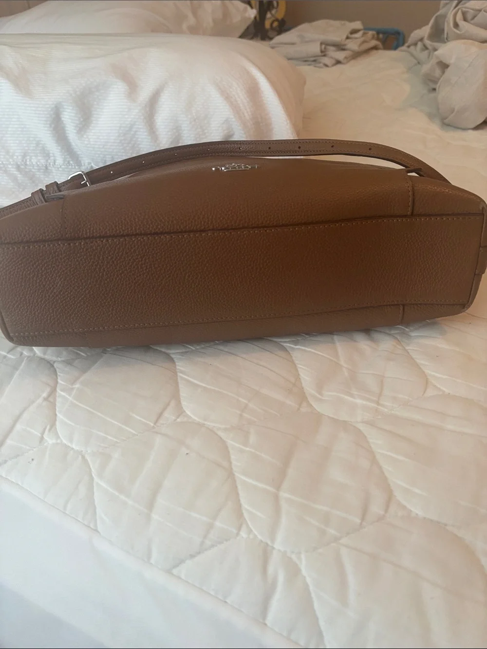 Coach  Pebbled Leather Scout Hobo  Bag!  Saddle color with CB Strap